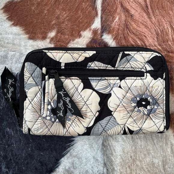 Vera Bradley Set of 3 Vintage Zip Around Wallet Wristlet Cosmetic Pouch Quilted - Picture 13 of 16